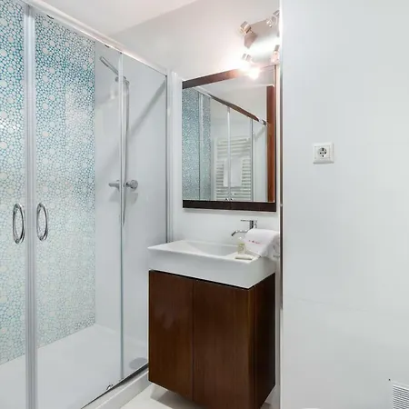 Pink Apartment - Spacious Apartment With Pool Viana do Castelo Exterior photo