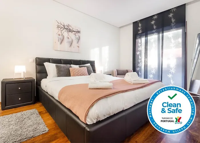 Pink Apartment - Spacious Apartment With Pool