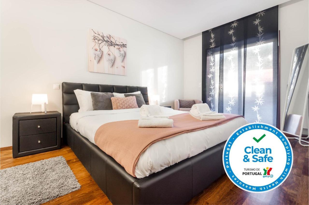Pink - Spacious With Pool Apartment Viana do Castelo