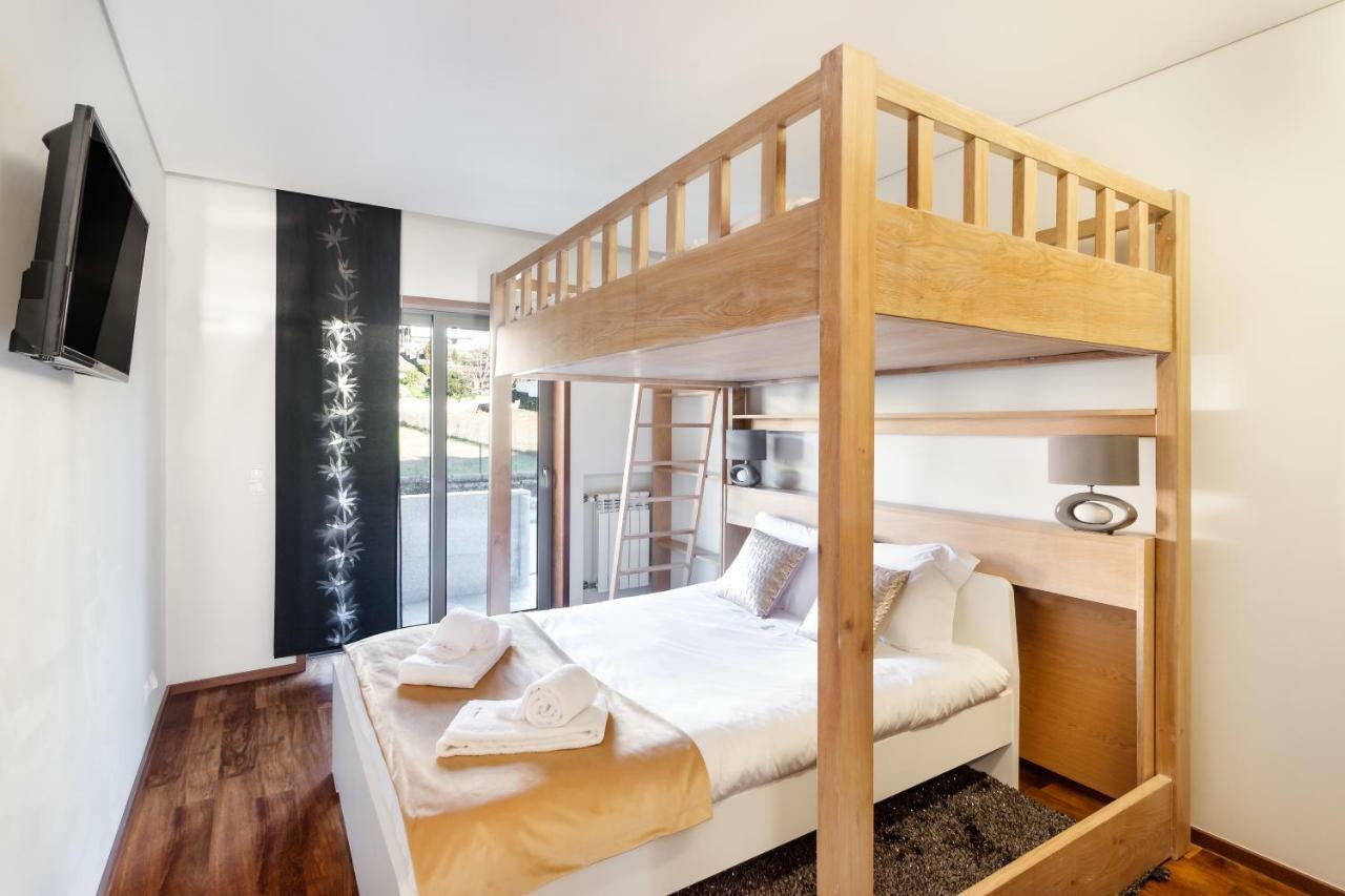 Pink - Spacious With Pool Apartment Viana do Castelo